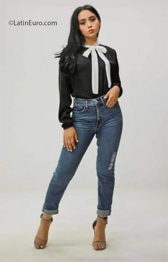 Date this sensual El Salvador girl Guadalupe from La Libertad SV172