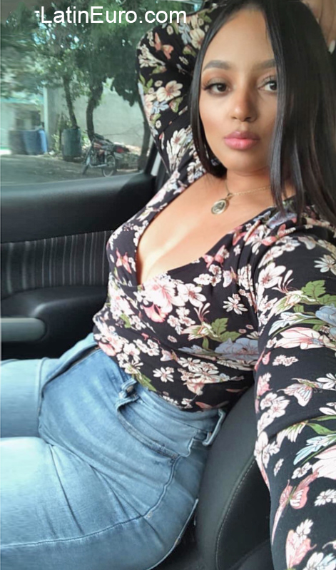 Date this pretty Dominican Republic girl Luisa from La Vega DO40216