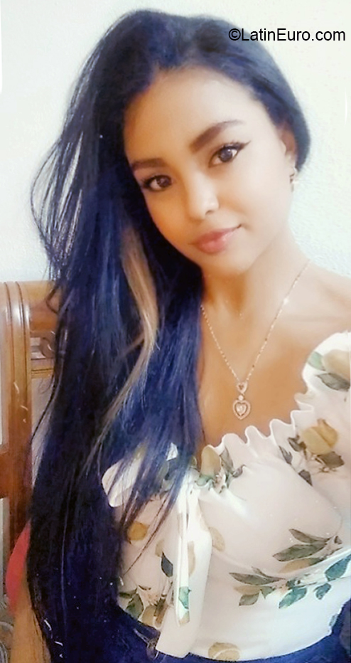 Date this fun Venezuela girl Esmeralda from Caracas VE4158