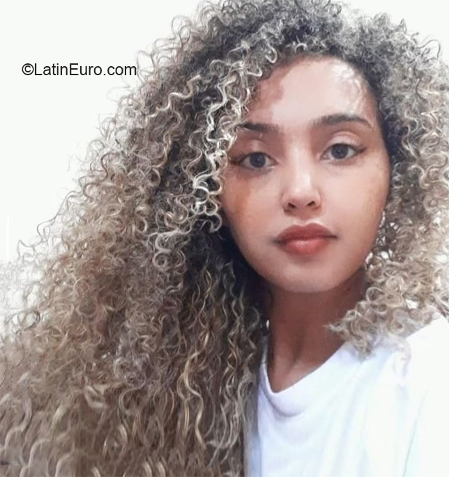 Date this sultry Brazil girl Flavia from Belo Horizonte BR11452