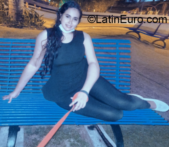 Date this hot Panama girl Patricia from Panamá PA1302