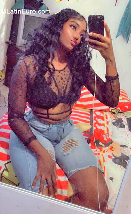Date this cute Colombia girl Nayibe from Cali CO31888