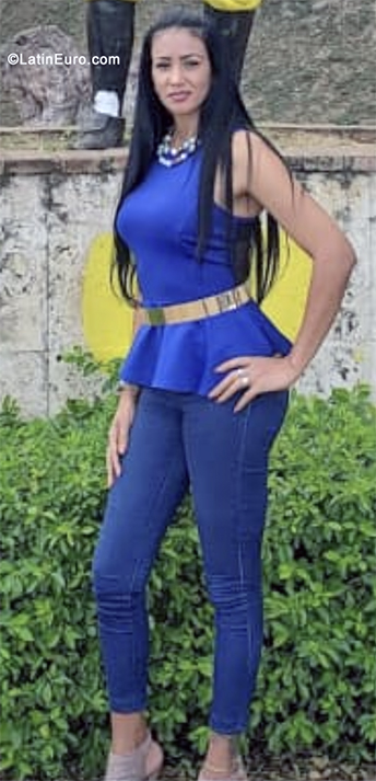 Date this charming Dominican Republic girl Alexandra from Santiago DO40617