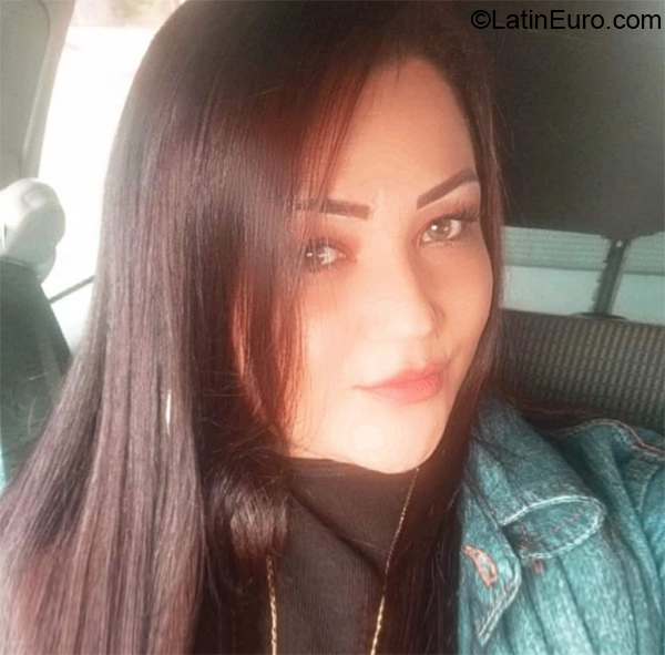 Date this lovely Brazil girl Hevary from Colombo BR11520