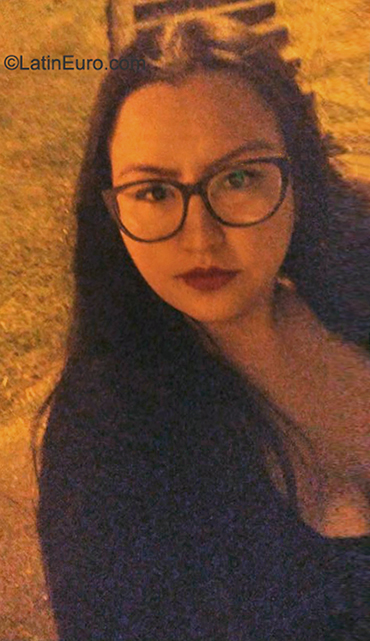 Date this attractive Colombia girl NAILYN from Medellin CO30998