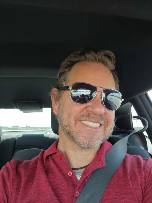 Date this happy United States man Mike from Austin UM81