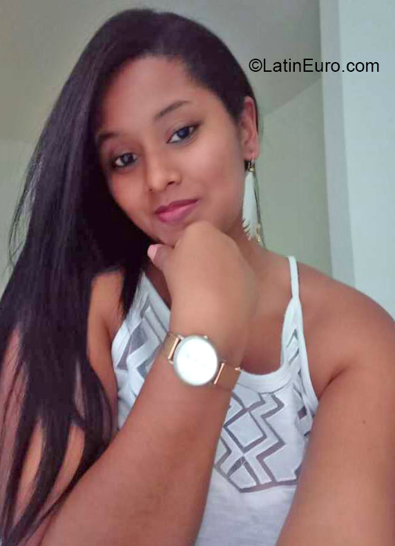 Date this charming Colombia girl Samantha from Cali CO31033