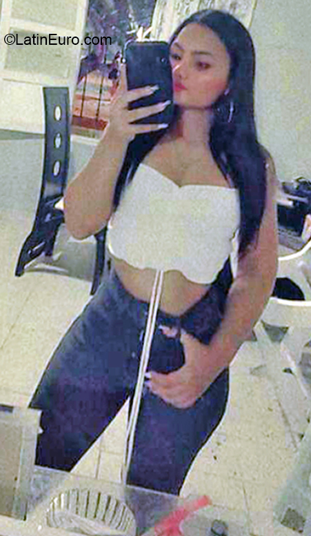 Date this tall Colombia girl Milagros from Barranquilla CO31037