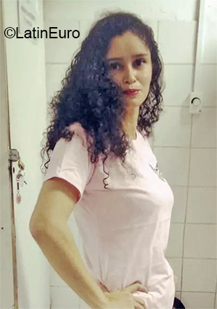 Date this nice looking Brazil girl Debora from Manaus BR11539