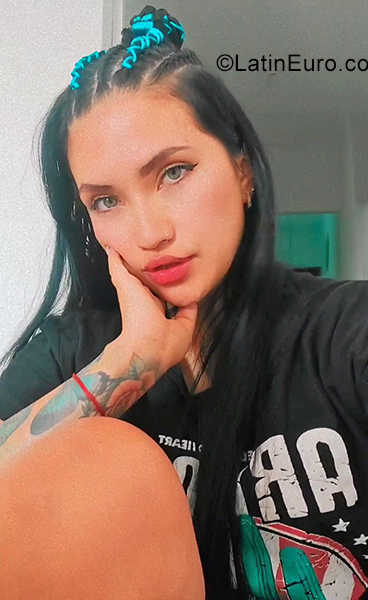 Date this hot Brazil girl Clara from Sao Paulo BR11552
