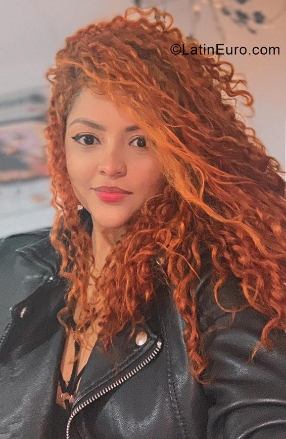 Date this cute Colombia girl Mely from Cartagena CO33549