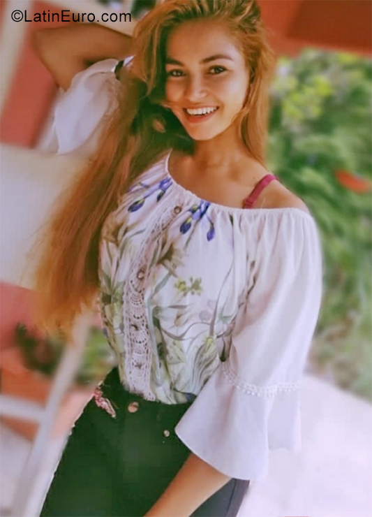 Date this beautiful Panama girl Dorkilis from Panama PA1321