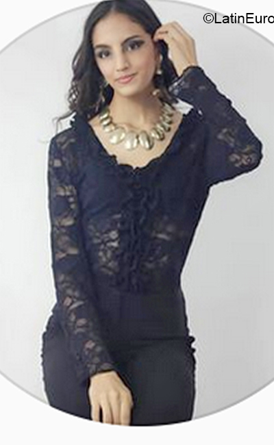 Date this attractive Venezuela girl MoonFlower from  VE4120