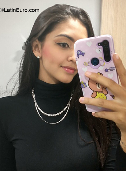 Date this sultry Colombia girl Vanessa from Medellín CO31144