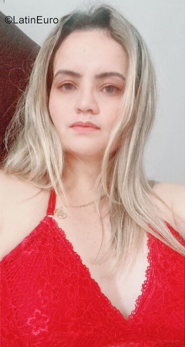 Date this cute Brazil girl Camila from Uberlândia BR11589