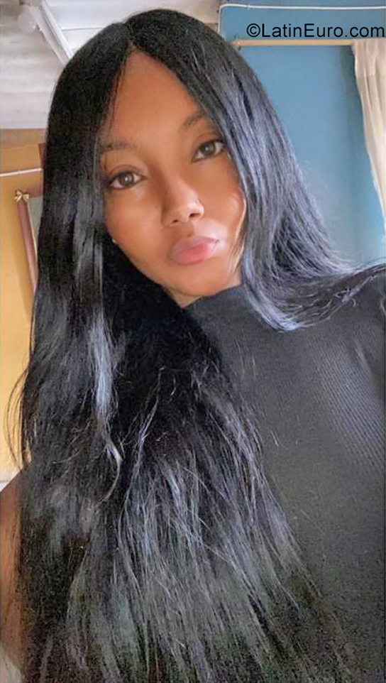 Date this passionate Colombia girl Viviana from Medellin CO31184