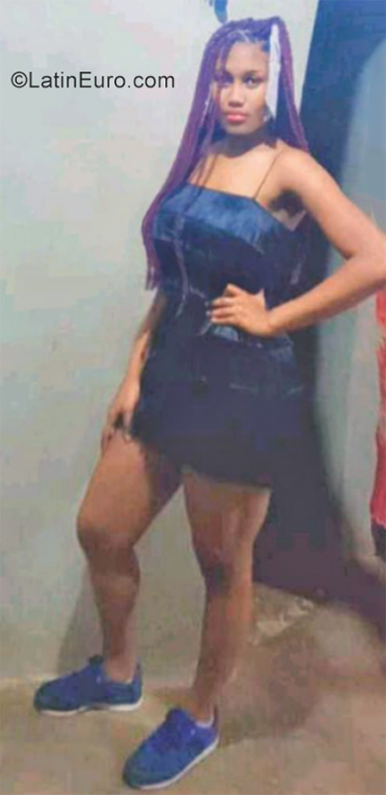 Date this cute Colombia girl Evarlides from Medellin CO31196