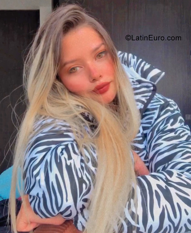 Date this beautiful Colombia girl Maibel from Bogota CO31213
