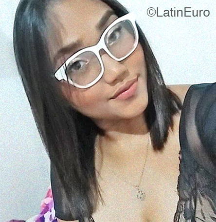 Date this young Colombia girl Liseth from Cali CO31242