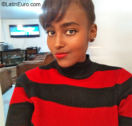 Date this voluptuous Ecuador girl Marce from Quito EC891