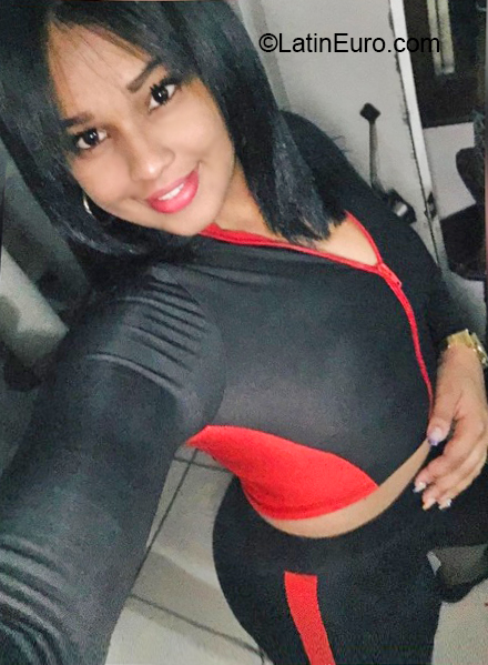 Date this lovely Dominican Republic girl Genesis from Santiago DO40555