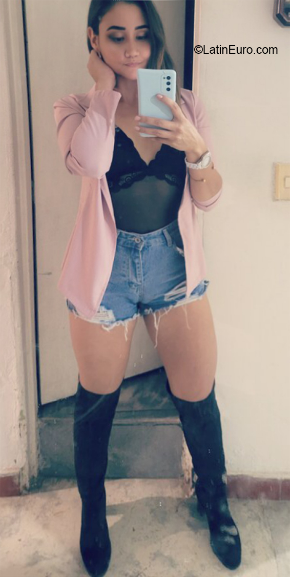 Date this stunning Colombia girl Jess from Medellin CO31316