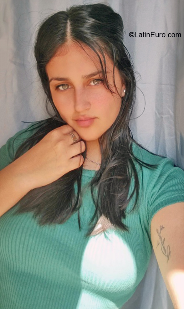 Date this georgeous Argentina girl Anna from Mar del Plata AR844