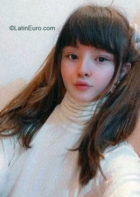 Date this good-looking Argentina girl Magalie from Buenos Aires AR848