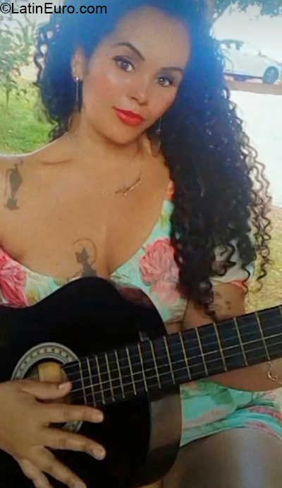 Date this passionate Brazil girl Amanda from Uberlandia BR11729