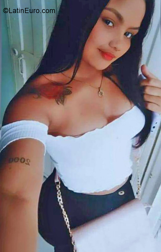 Date this sensual Colombia girl Milagros from Barranquilla CO31378