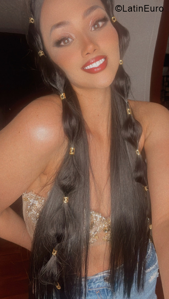 Date this funny Colombia girl Karla from Bogota CO31424