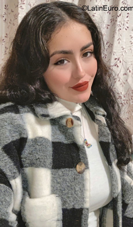 Date this charming United States girl Vanessa from Milwaukee US21688