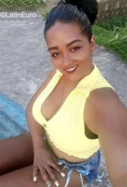 Date this pretty Brazil girl Priscila from Salvador BR11767