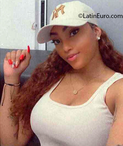 Date this voluptuous Colombia girl Carol from Cali CO31624