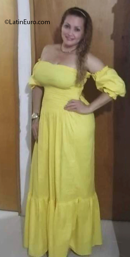 Date this nice looking Colombia girl Beatriz from Barranquilla CO31640