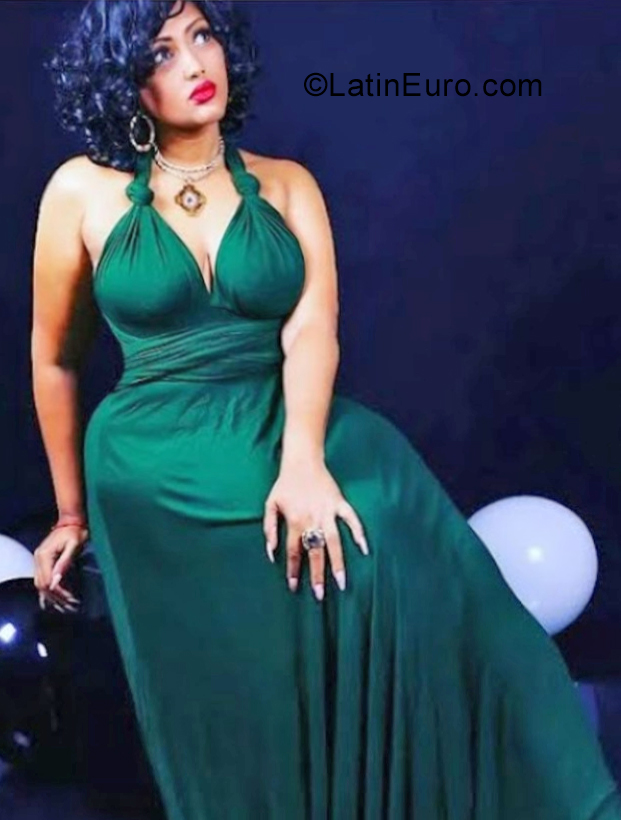 Date this georgeous Dominican Republic girl Alexa from Santo Domingo DO40762