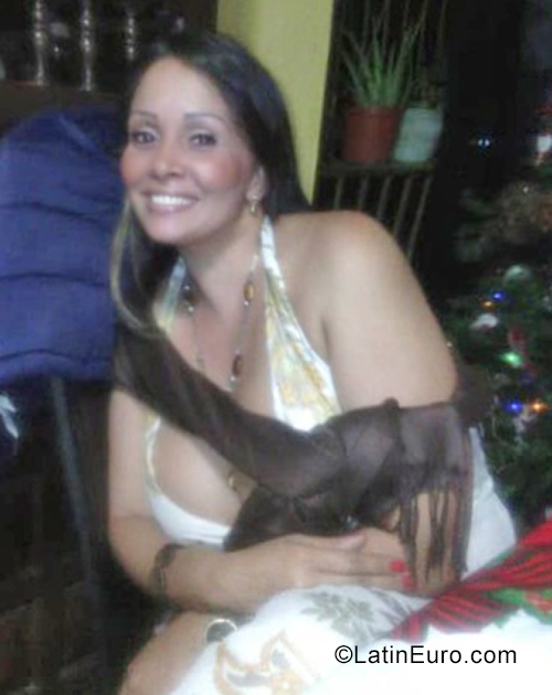 Date this sensual Venezuela girl Nela from Venezuela VE4196