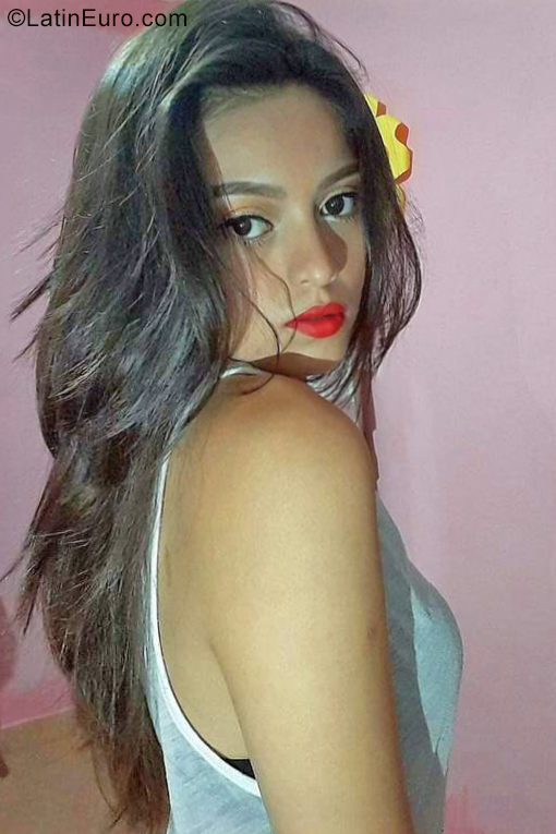 Date this passionate Bolivia girl George from Santa Cruz BO144