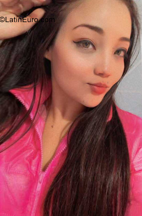 Date this gorgeous Brazil girl Rafaely from Belem BR11873