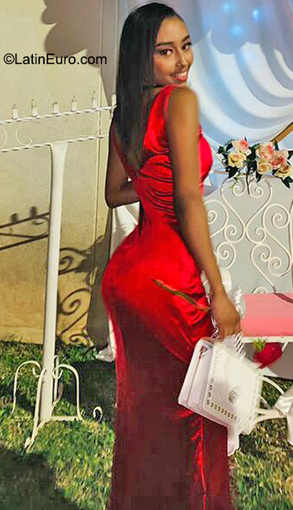 Date this hot Colombia girl Kendal from Cali CO31713