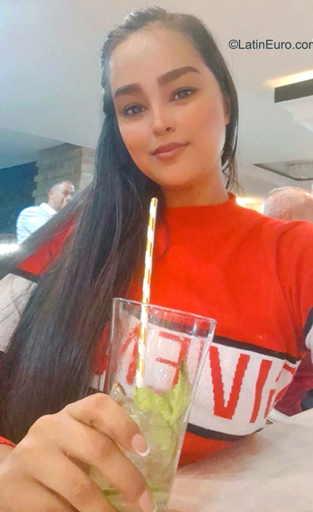 Date this charming Colombia girl Xiomara from Medellin CO31792