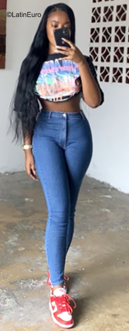Date this tall Colombia girl Viiviana from Medellin CO31812