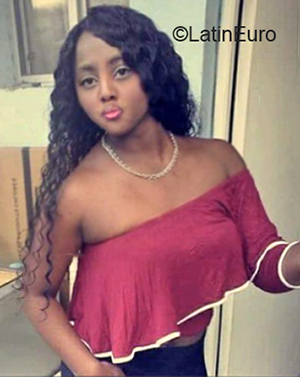 Date this nice looking Colombia girl Marcela from Cali CO31869