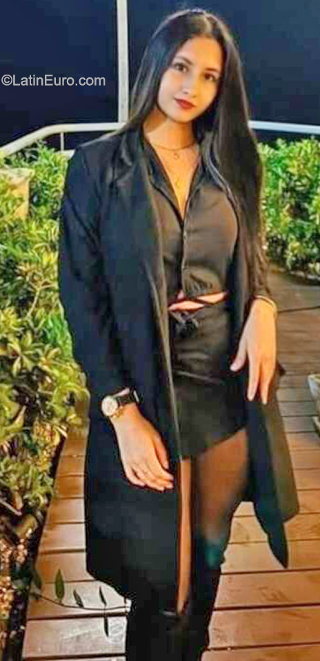 Date this happy Peru girl Isabel from Lima PE2015