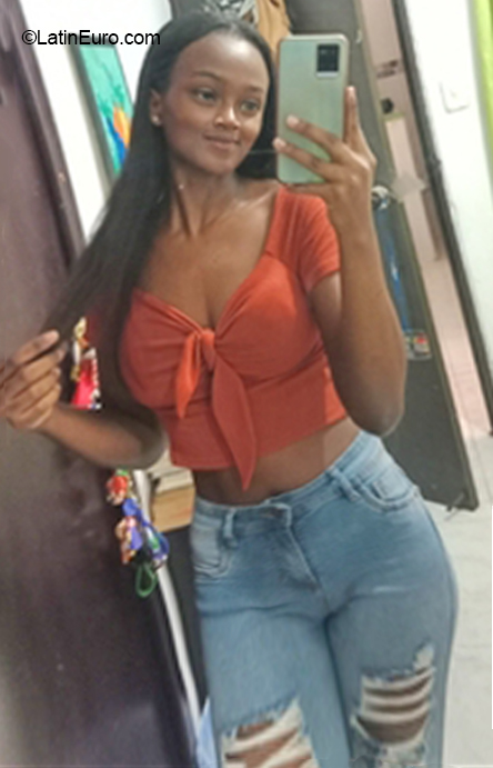 Date this pretty Colombia girl Catalina from Cali CO31924