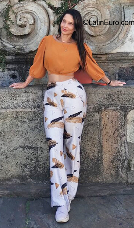Date this pretty Brazil girl Diemes from Belo Horizonte BR12053