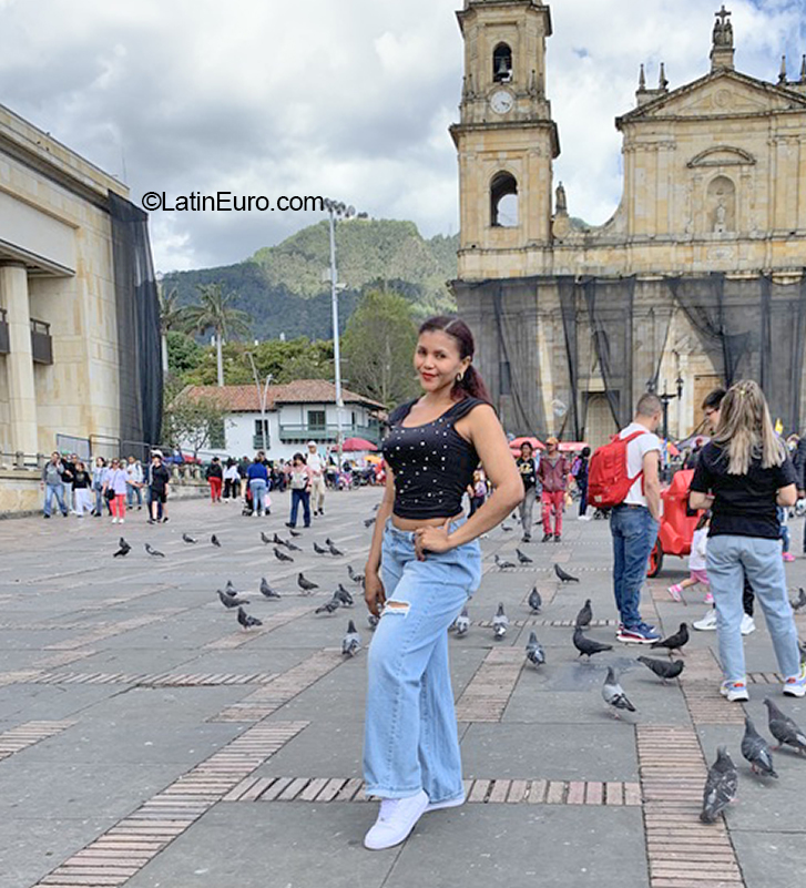 Date this stunning Colombia girl Angelica from Bogota CO31933
