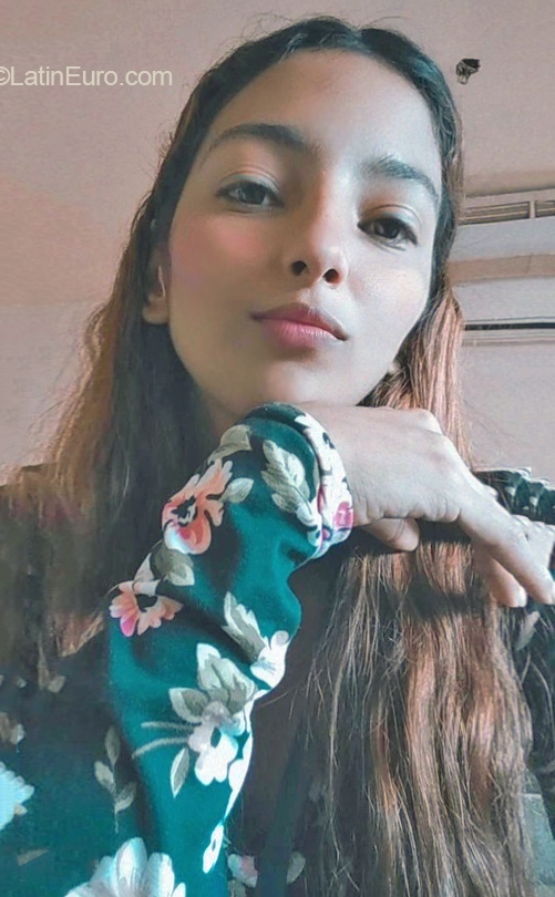 Date this georgeous Venezuela girl Ale from Cumana VE4258