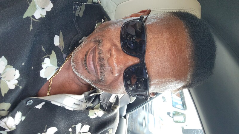Date this beautiful United States man Leon from San Diego US21868