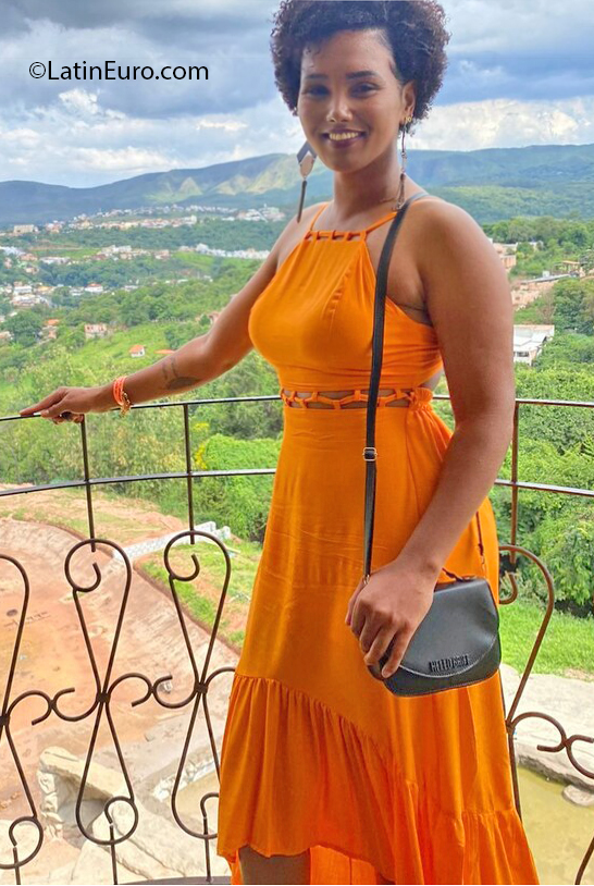Date this sensual Brazil girl Thais from Belo Horizonte BR12144